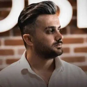 دانلود آهنگ آسمونه بدیمه ماهه قشنگ سو دنه از ابی عالی